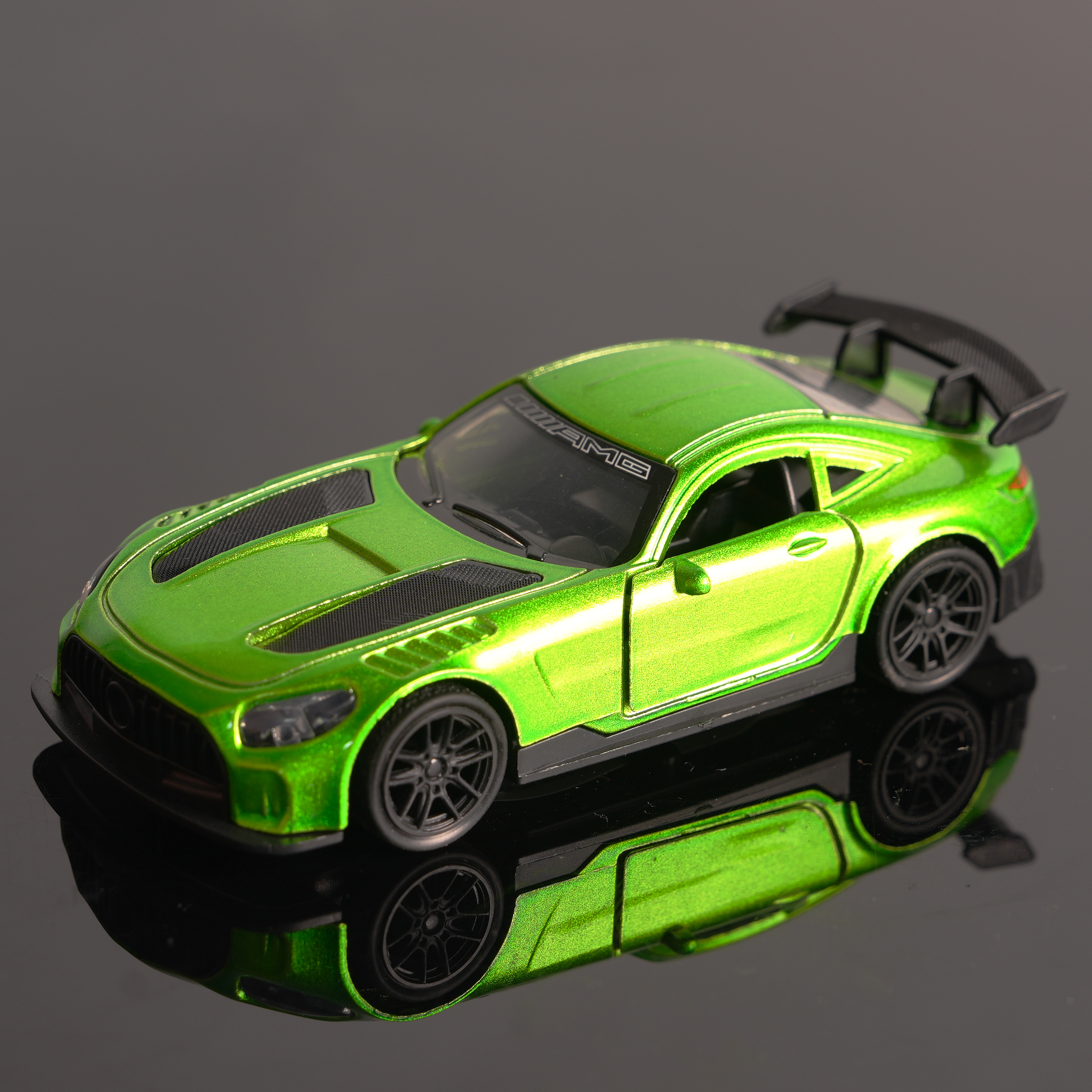 Outdoor Sports Accessories - Model samochodu Green Amg Gt w