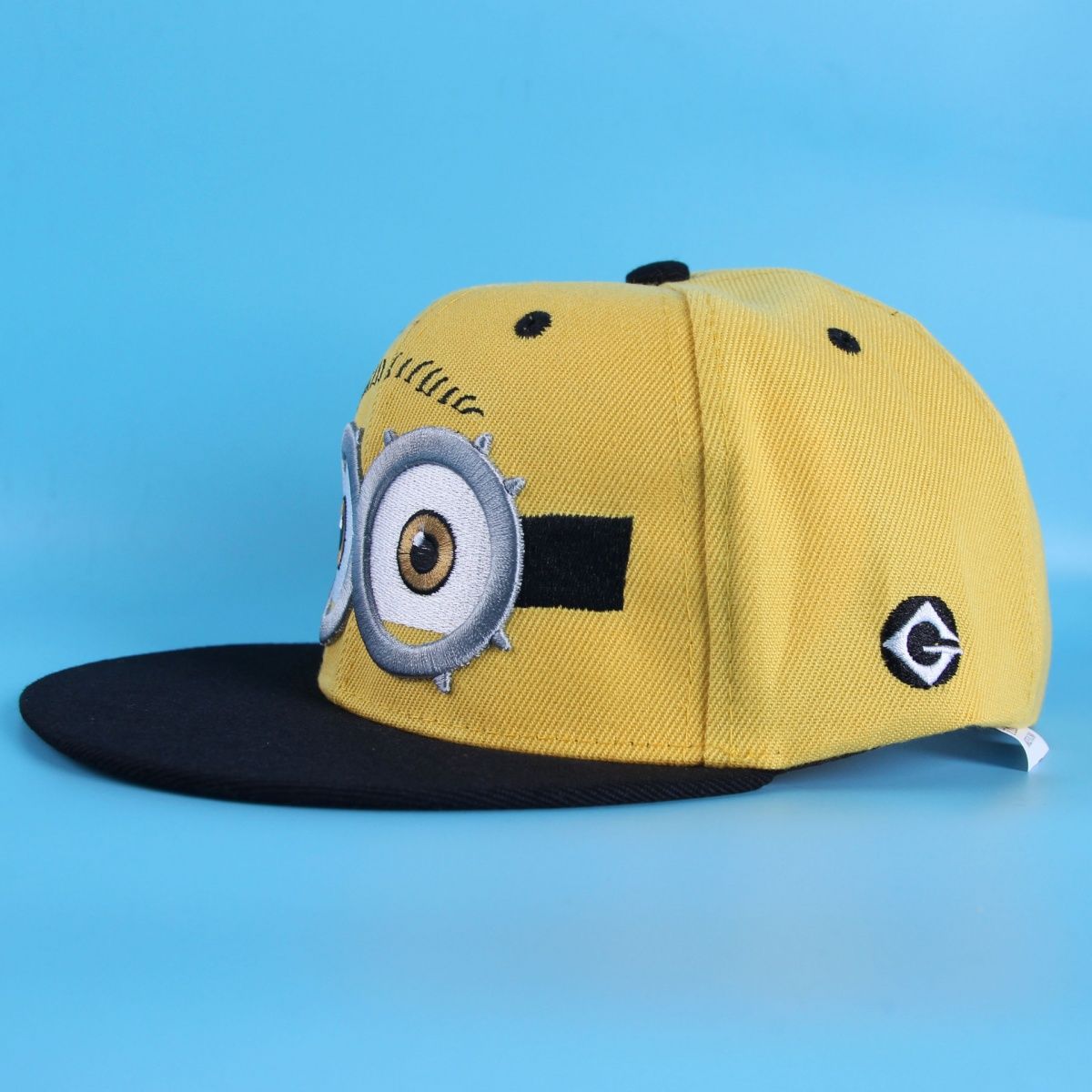 Czapka z daszkiem Minionki fil – Outdoor Sports Accessories recenzja i cena